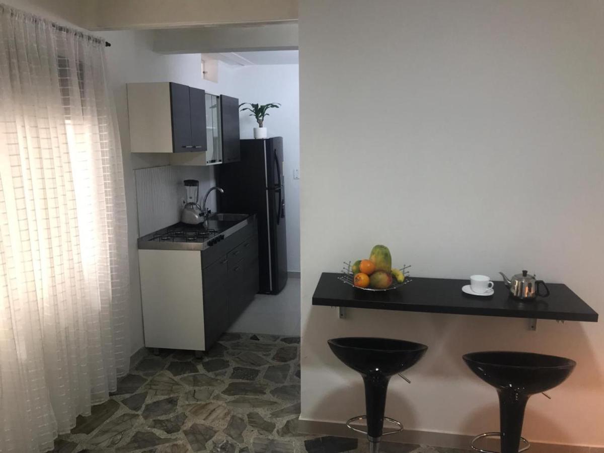 Vip Apartasuites Rosales Меделин Екстериор снимка