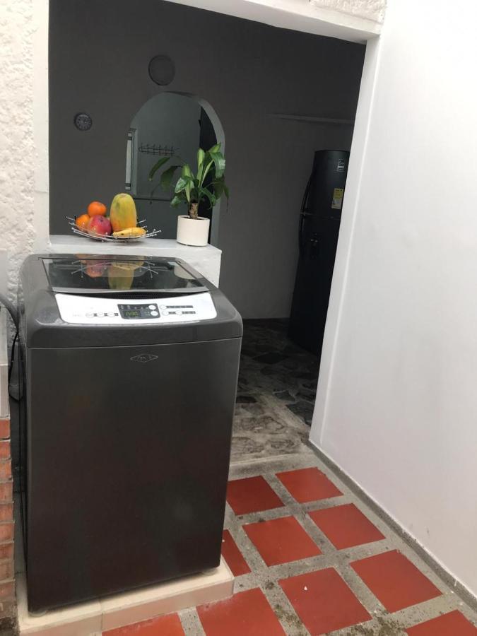 Vip Apartasuites Rosales Меделин Екстериор снимка