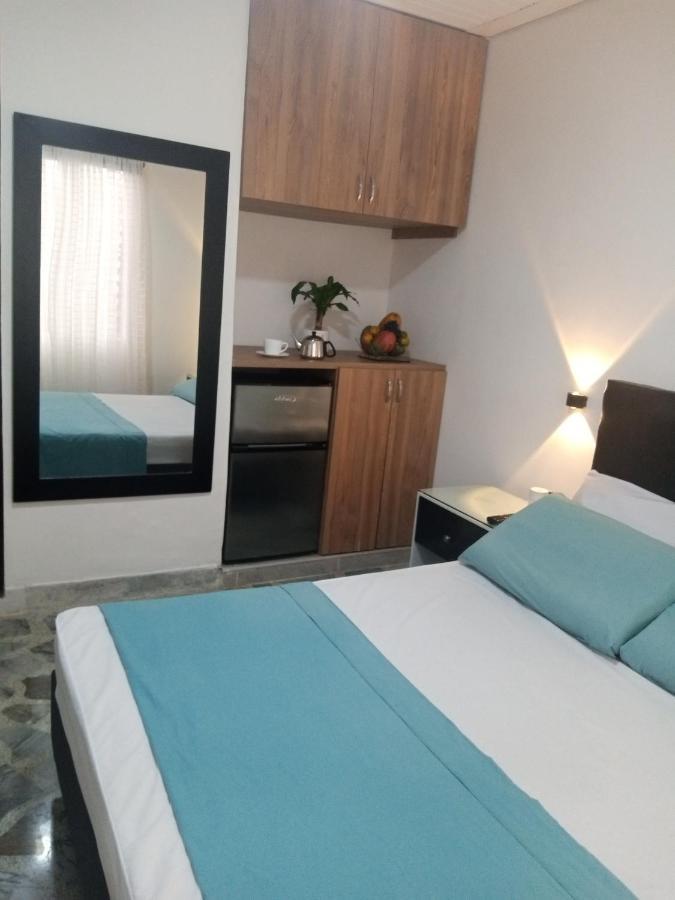 Vip Apartasuites Rosales Меделин Екстериор снимка