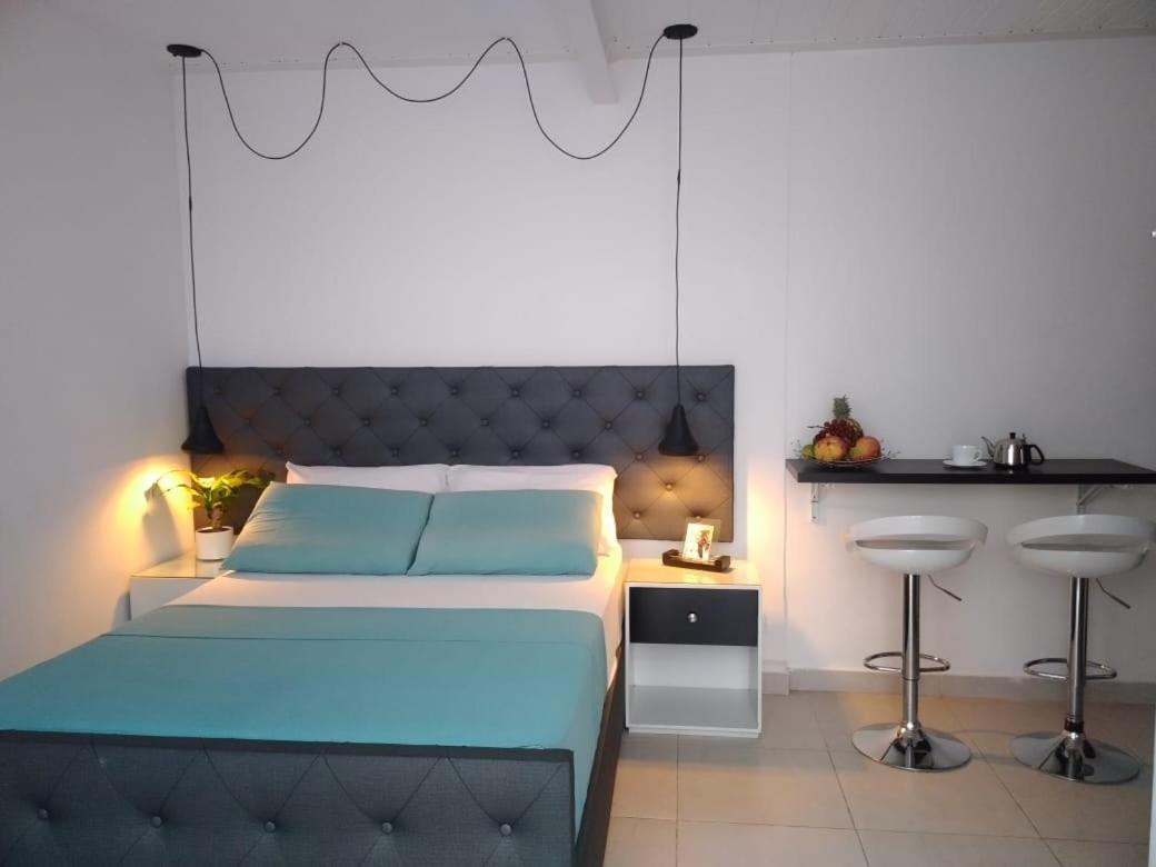 Vip Apartasuites Rosales Меделин Екстериор снимка