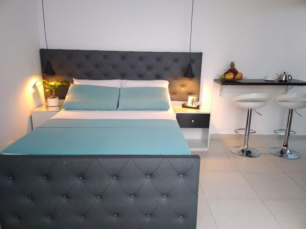 Vip Apartasuites Rosales Меделин Екстериор снимка