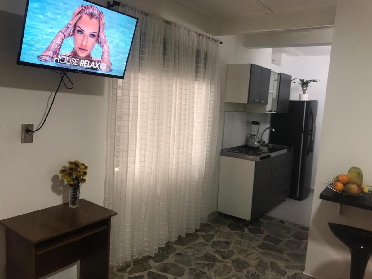 Vip Apartasuites Rosales Меделин Екстериор снимка
