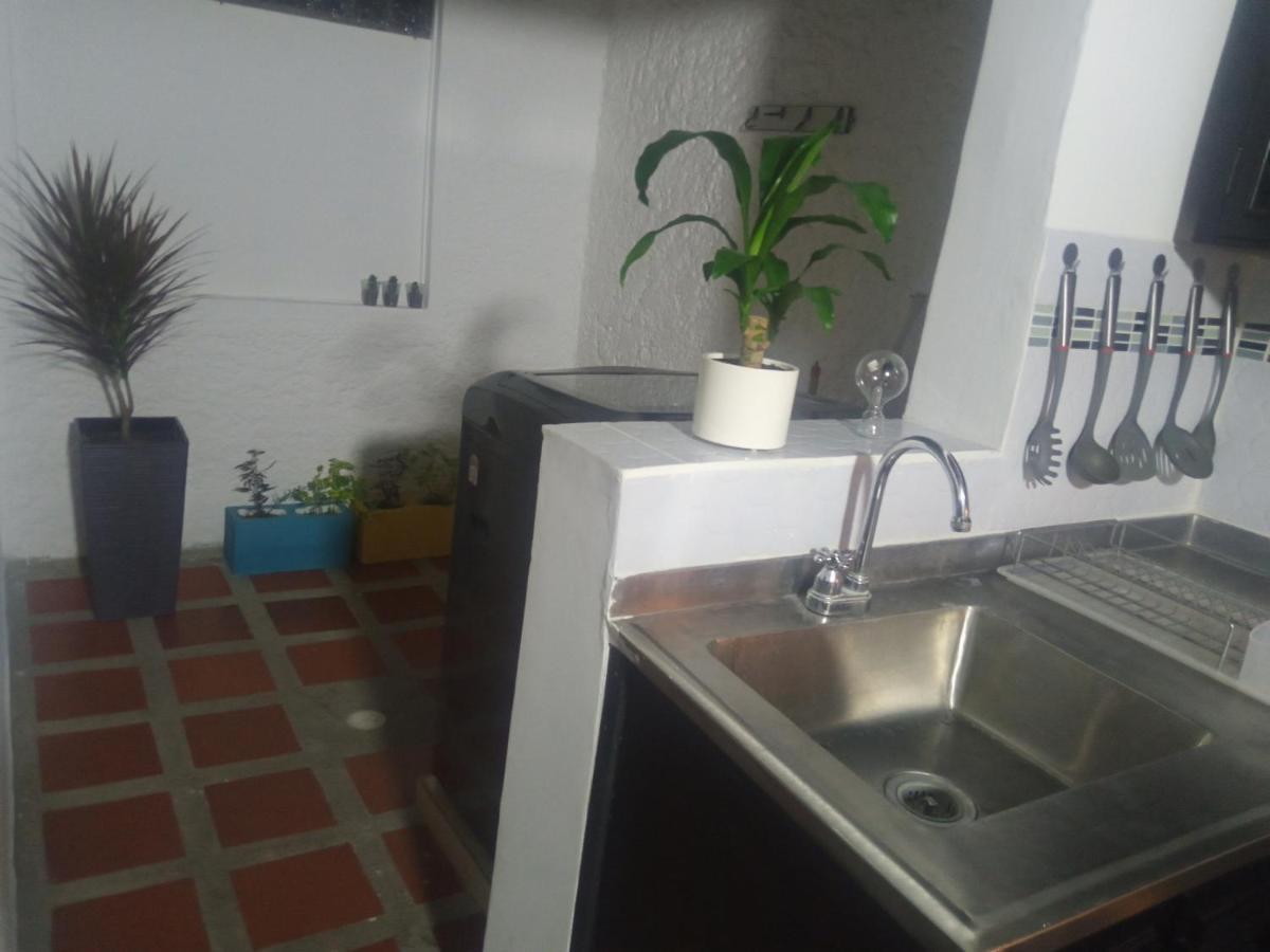 Vip Apartasuites Rosales Меделин Екстериор снимка