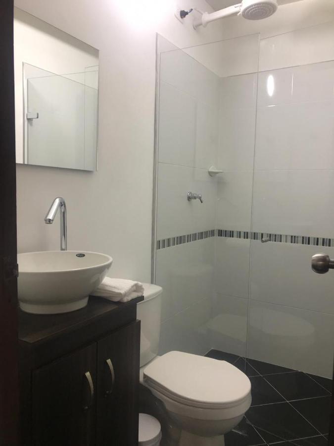 Vip Apartasuites Rosales Меделин Екстериор снимка