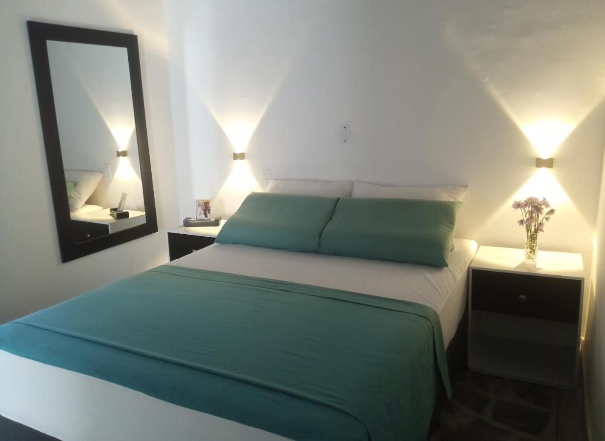 Vip Apartasuites Rosales Меделин Екстериор снимка