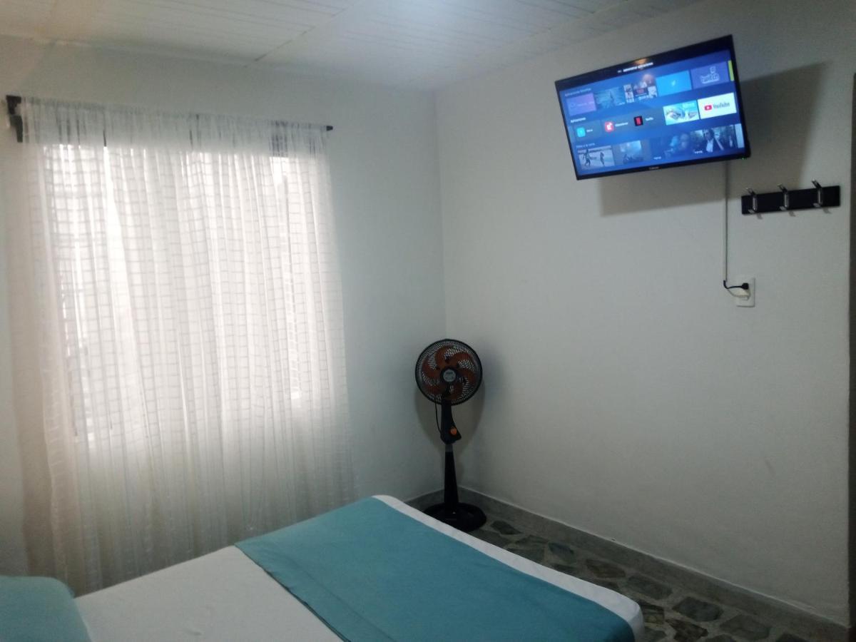 Vip Apartasuites Rosales Меделин Екстериор снимка