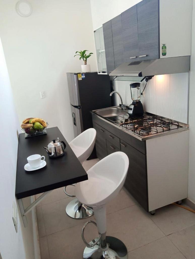 Vip Apartasuites Rosales Меделин Екстериор снимка