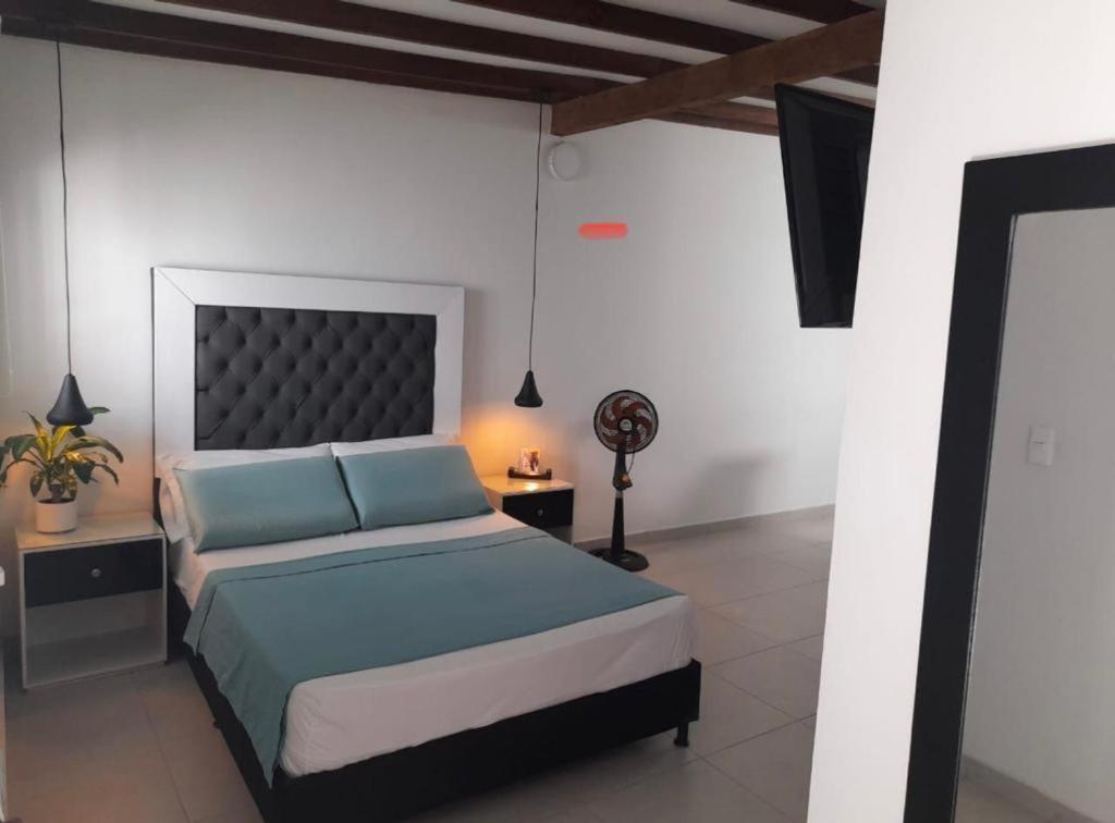 Vip Apartasuites Rosales Меделин Екстериор снимка