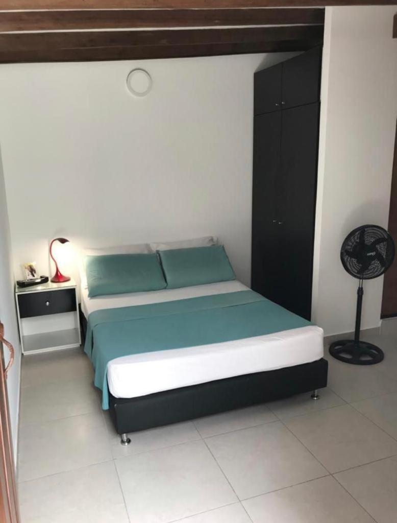 Vip Apartasuites Rosales Меделин Екстериор снимка