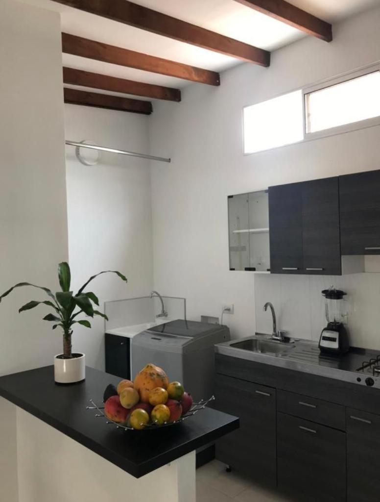 Vip Apartasuites Rosales Меделин Екстериор снимка