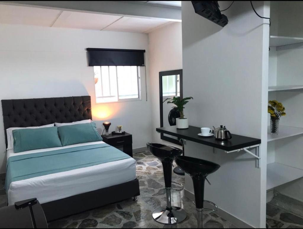 Vip Apartasuites Rosales Меделин Екстериор снимка