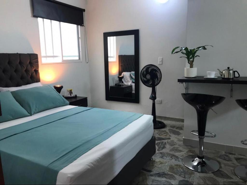 Vip Apartasuites Rosales Меделин Екстериор снимка
