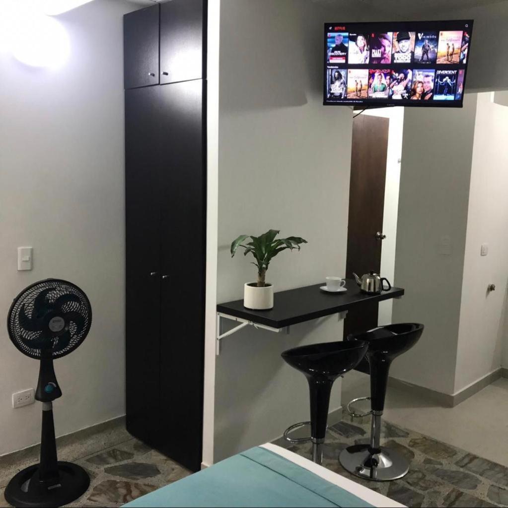 Vip Apartasuites Rosales Меделин Екстериор снимка
