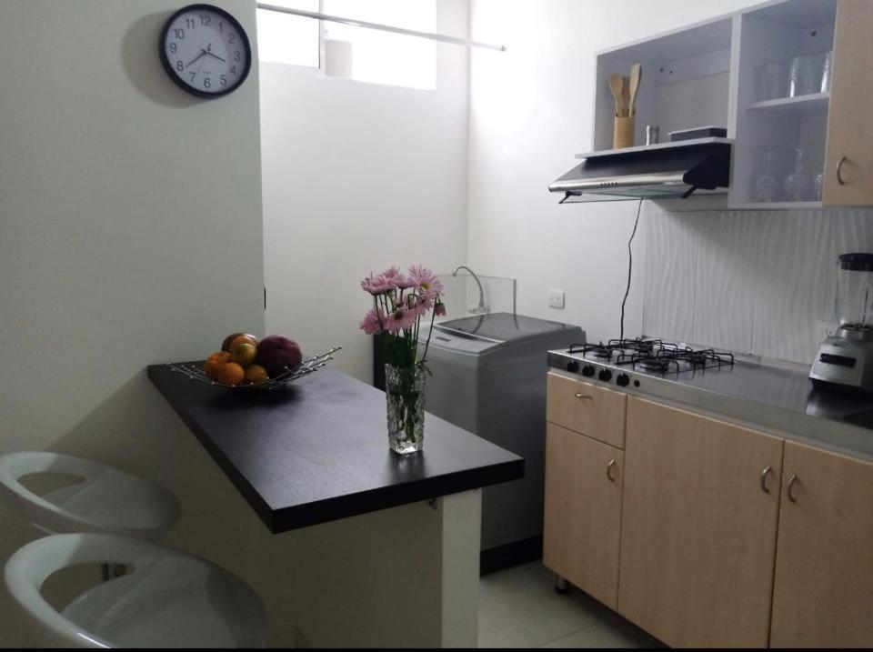 Vip Apartasuites Rosales Меделин Екстериор снимка